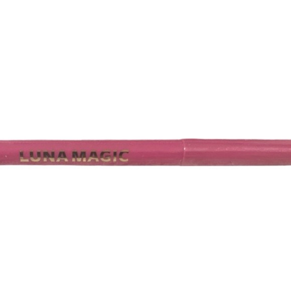 Luna Magic Strawberry Mojito Lip Liner 🍓 - Picture 3 of 3